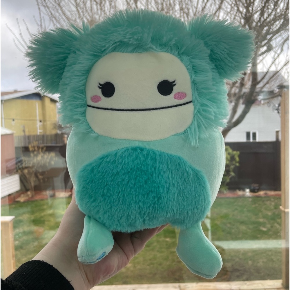 Joelle the Bigfoot 8" Squishmallow